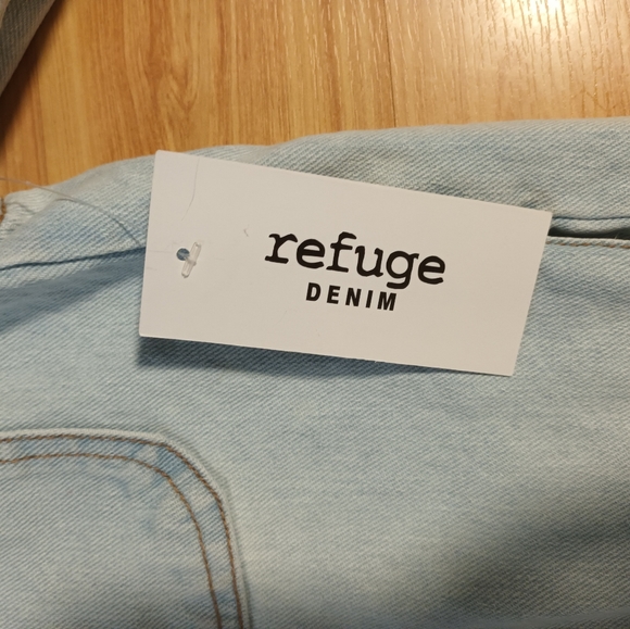 New Denim Shacket - Picture 3 of 7